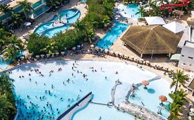 Lacqua diRoma - Ótimas Suítes - Resort com Piscina de ondas